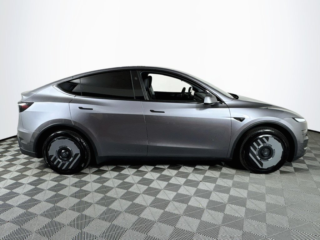 Used 2026 Tesla Model Y Long Range AWD/4WD image 8