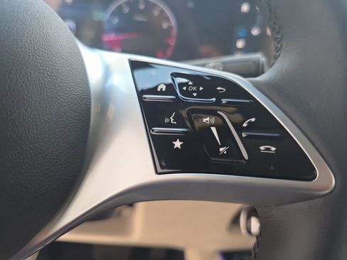 New 2025 Mercedes-Benz GLB 250 image 16