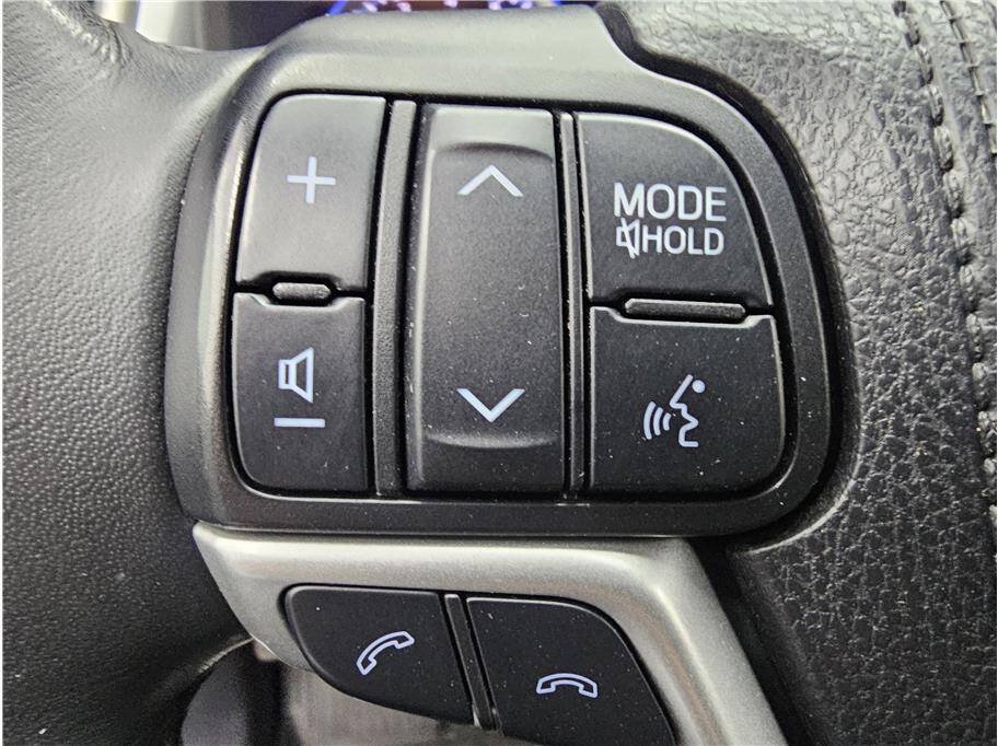 Used 2019 Toyota Highlander XLE FWD image 20