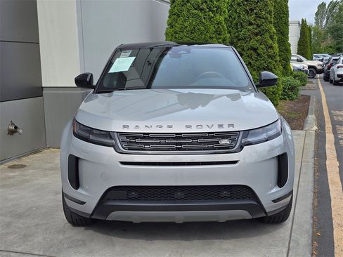 Used 2024 Land Rover Range Rover Evoque S image 3