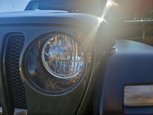 Used 2023 Jeep Wrangler Unlimited Sport image 32