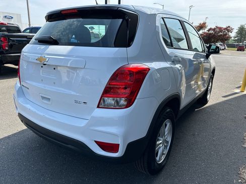 Used 2018 Chevrolet Trax LS AWD/4WD image 5