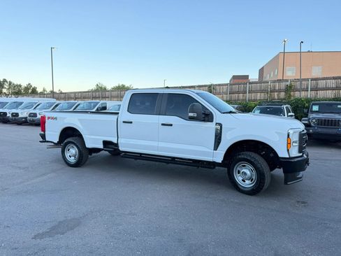 Used 2023 Ford F250 XL w/ FX4 Off-Road Package AWD/4WD image 10