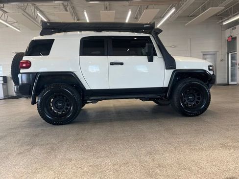 Used 2012 Toyota FJ Cruiser 4WD w/ Upgrade Pkg image 5