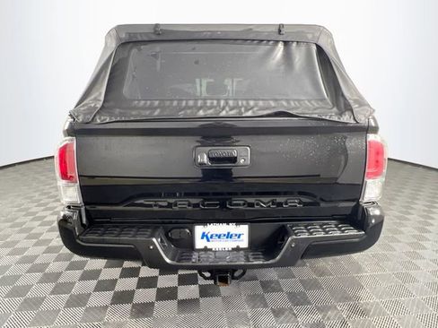 Used 2021 Toyota Tacoma TRD Off-Road w/ Technology Package AWD/4WD image 5