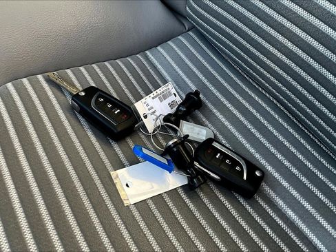 Used 2023 Toyota Camry SE image 13