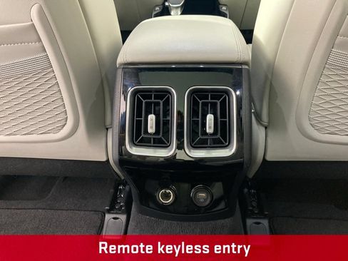 Used 2023 Kia Sorento SX AWD/4WD image 16