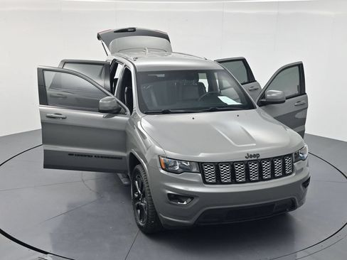 Used 2022 Jeep Grand Cherokee Laredo X AWD/4WD image 52