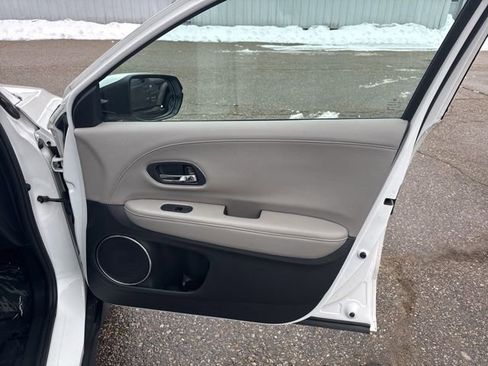 Used 2022 Honda HR-V EX-L image 12