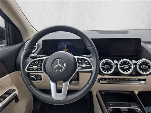 Certified 2022 Mercedes-Benz GLA 250 image 16