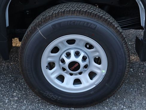 New 2026 GMC Sierra 2500 Pro w/ Convenience Package image 16