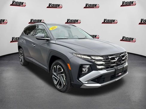 Used 2025 Hyundai Tucson Limited AWD/4WD image 3