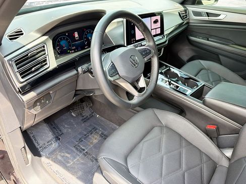 Used 2024 Volkswagen Atlas Cross Sport SE w/ Panoramic Sunroof Package AWD/4WD image 26