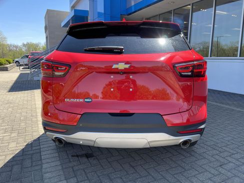 Used 2024 Chevrolet Blazer LT w/ Convenience Package FWD image 4