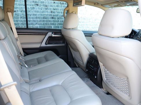 Used 2008 Toyota Land Cruiser image 28