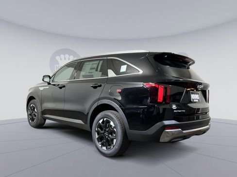 New 2026 Kia Sorento S image 4
