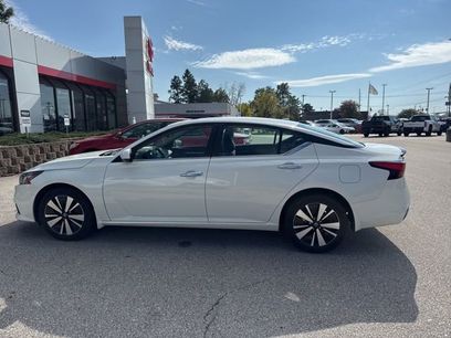 Used 2022 Nissan Altima 2.5 SV w/ SV Premium Package