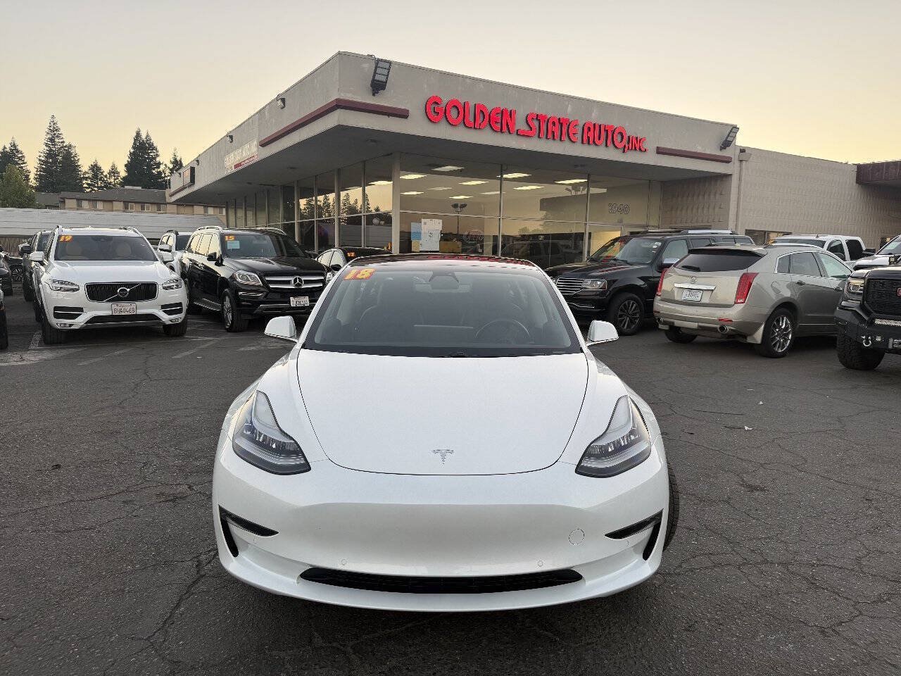 Used 2018 Tesla Model 3 Long Range RWD image 2