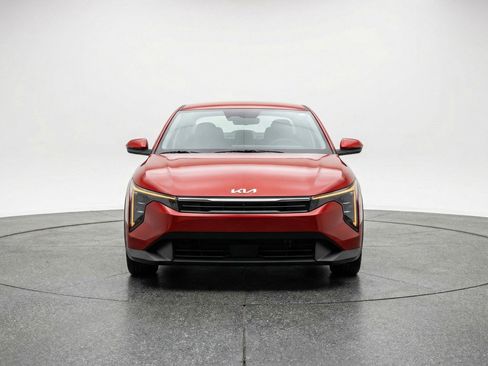 Used 2025 Kia K4 FWD image 2