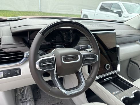 New 2026 GMC Acadia Denali w/ Super Cruise Package FWD image 13