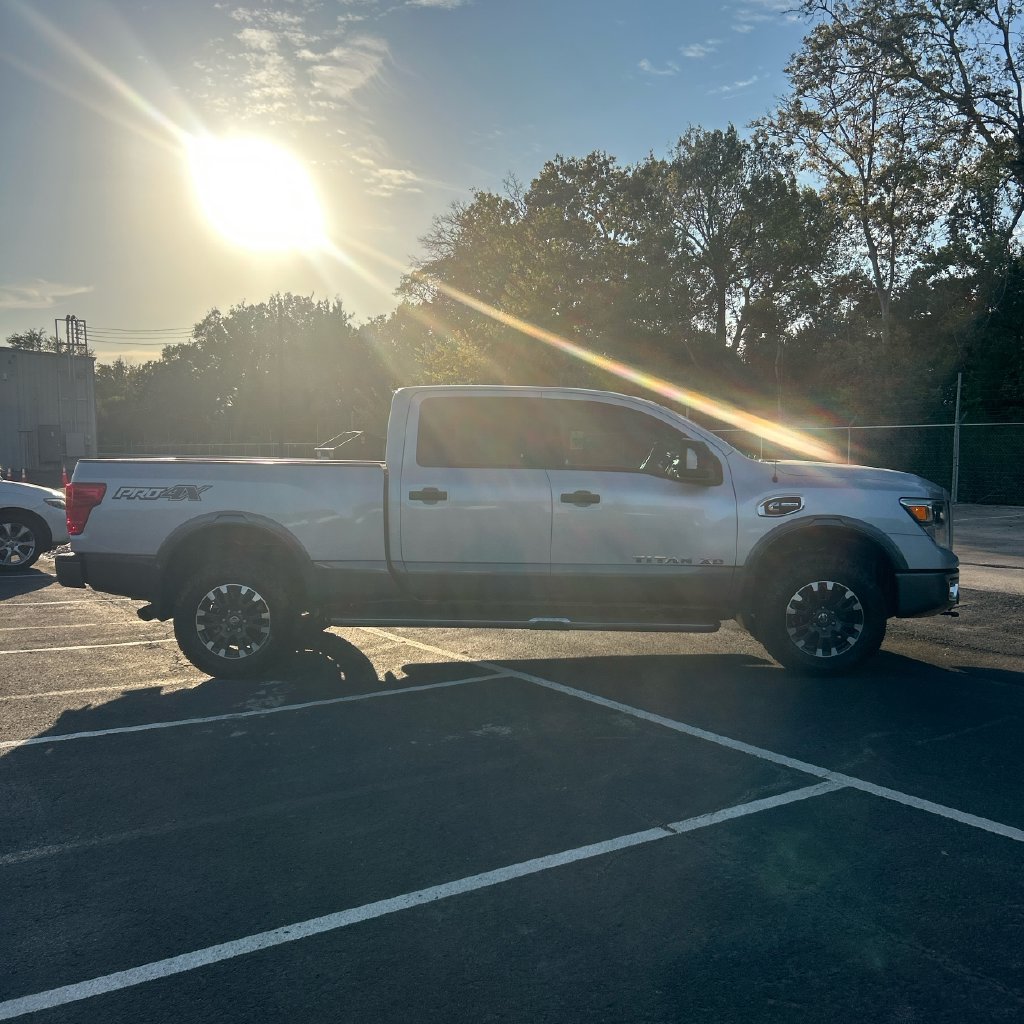 Used 2019 Nissan Titan PRO-4X AWD/4WD image 11