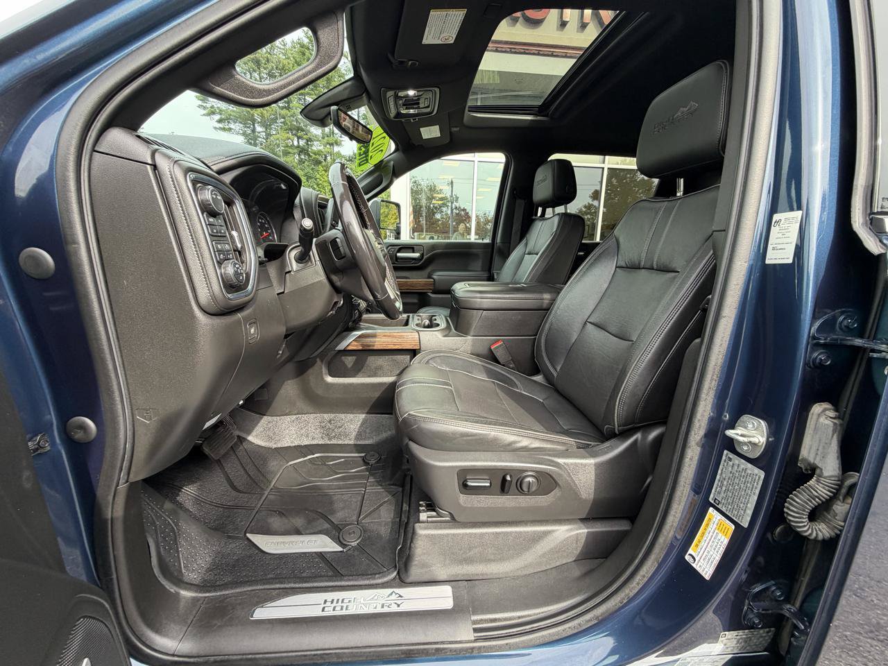 Used 2021 Chevrolet Silverado 3500 High Country w/ Snow Plow Prep/Camper Package AWD/4WD image 23