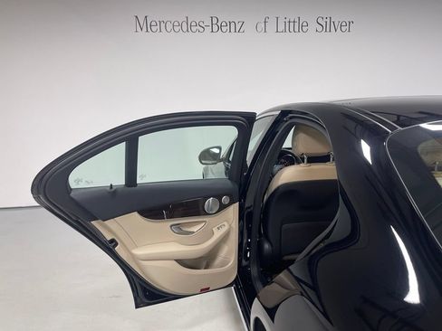 Used 2019 Mercedes-Benz C 300 4MATIC Sedan image 23