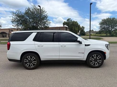 Used 2021 GMC Yukon AT4 w/ AT4 Premium Plus Package AWD/4WD image 11
