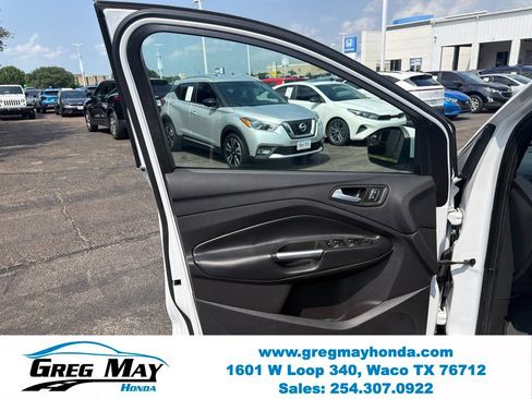 Used 2019 Ford Escape SE FWD image 9