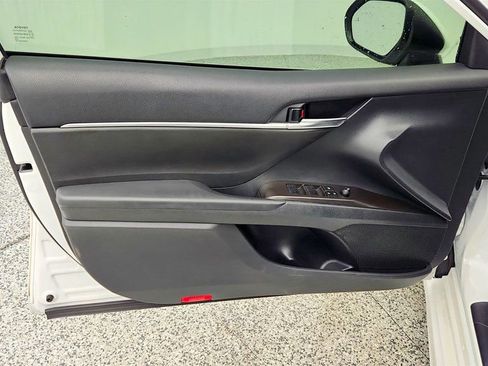 Used 2024 Toyota Camry SE w/ Convenience Package image 11