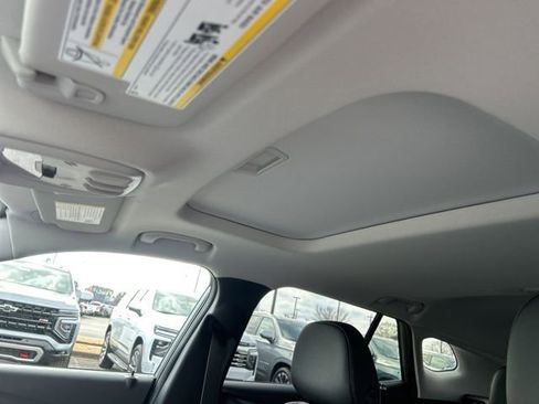 New 2026 Chevrolet Trax LT w/ Sunroof Package image 17