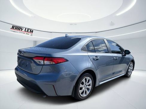 Used 2025 Toyota Corolla LE FWD image 3