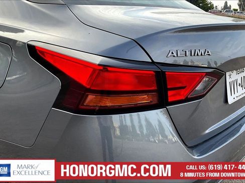 Used 2025 Nissan Altima 2.5 SV FWD image 22