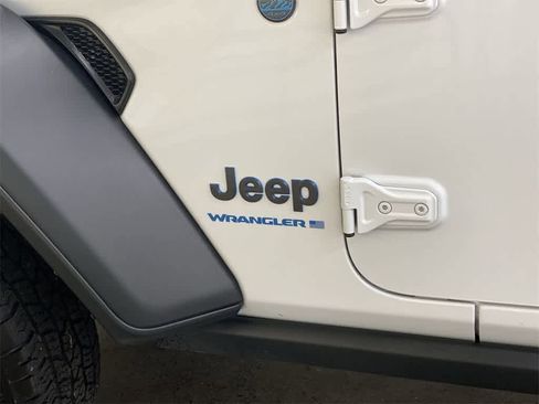 Used 2024 Jeep Wrangler Unlimited Rubicon 4xe image 10