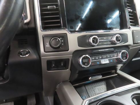Used 2022 Ford F250 Lariat w/ Black Appearance Pkg AWD/4WD image 58