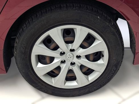 Used 2022 Toyota Corolla LE image 9