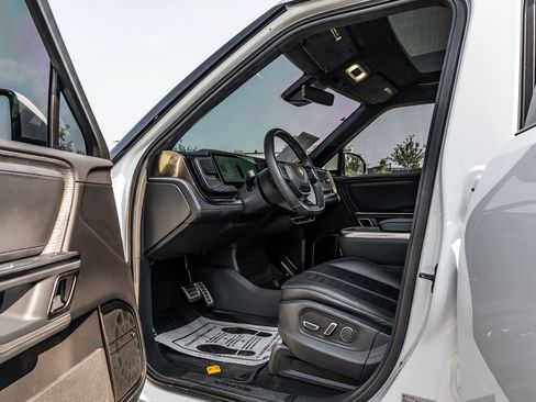 Used 2023 Rivian R1S Adventure AWD/4WD image 23