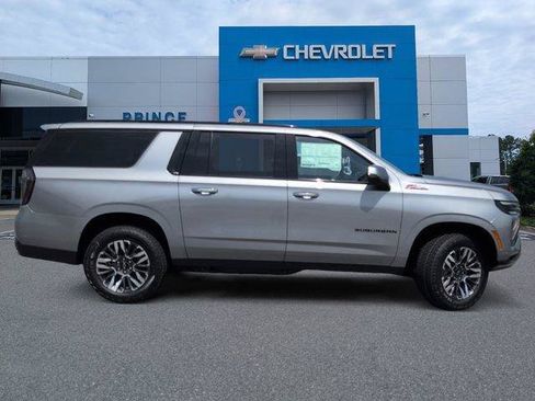 New 2026 Chevrolet Suburban Z71 w/ Comfort Package AWD/4WD image 4