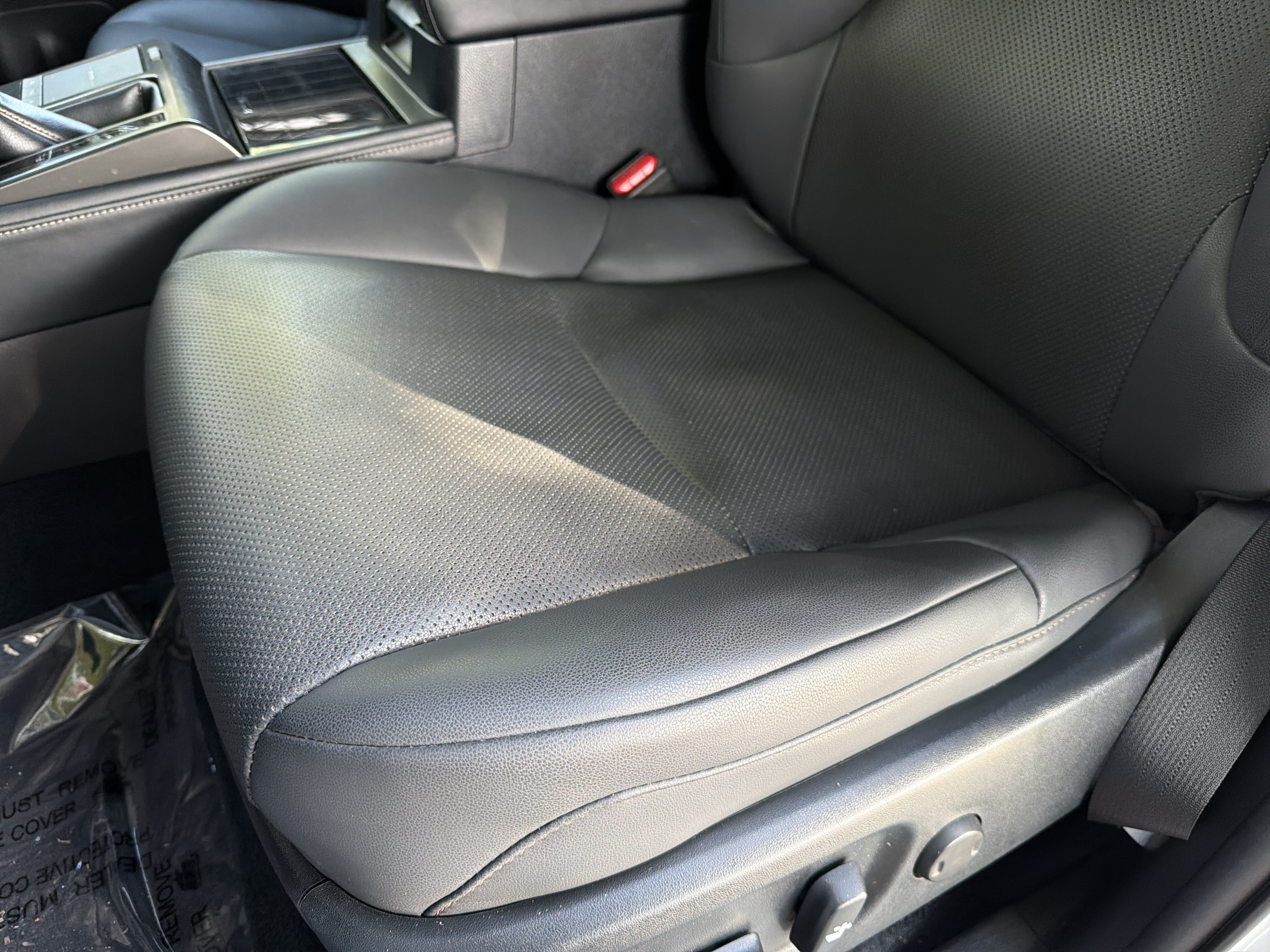 Used 2022 Lexus GX 460 Premium w/ Accessory Package AWD/4WD image 17