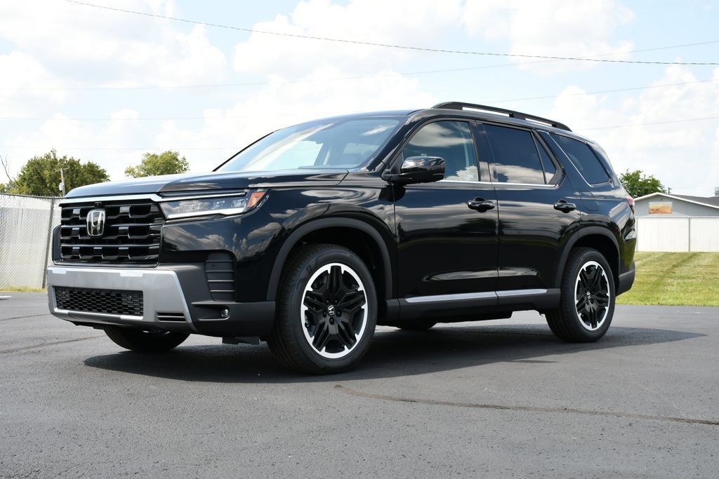 New 2026 Honda Pilot Touring image 3