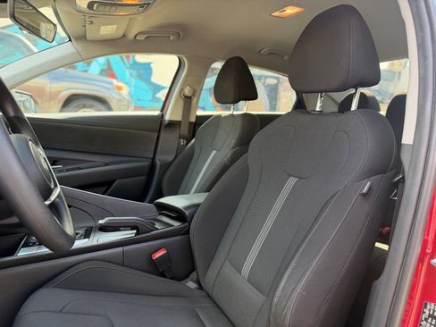 Used 2024 Hyundai Elantra SE FWD image 14