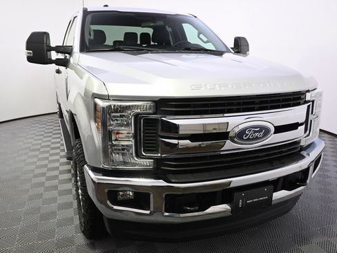 Used 2018 Ford F250 XLT w/ XLT Value Package image 9