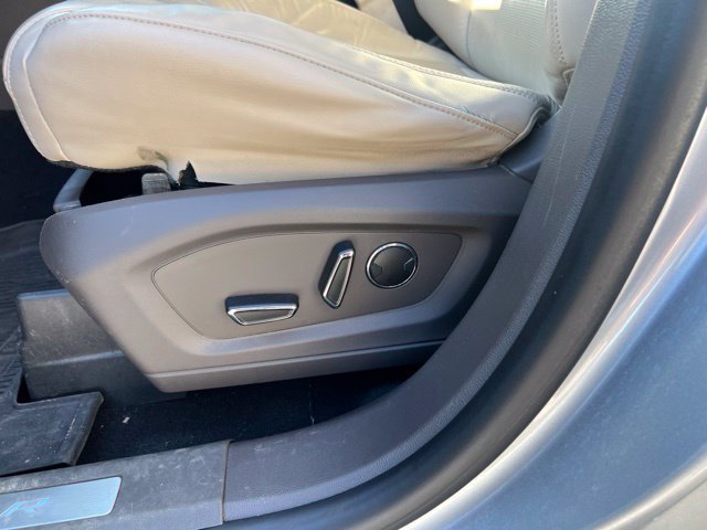 Used 2020 Ford Explorer Platinum AWD/4WD image 16
