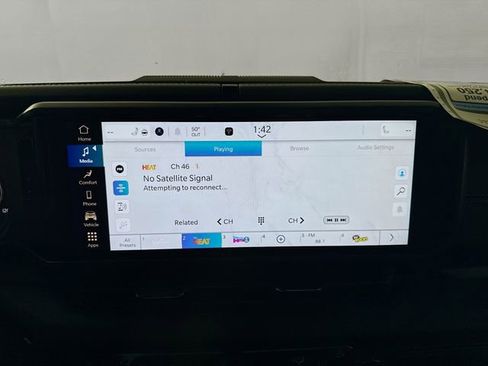 New 2025 Jeep Gladiator Sport image 14