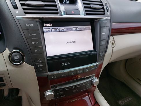 Used 2011 Lexus LS 460 w/ Luxury Value Edition RWD image 22