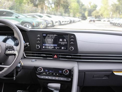 New 2026 Hyundai Elantra SEL Sport FWD image 18