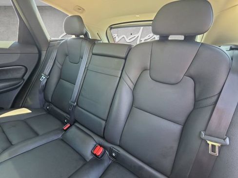 Used 2018 Volvo XC60 T6 Momentum w/ Vision Package AWD/4WD image 22