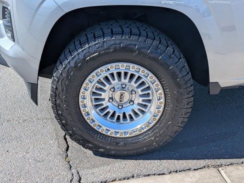 Used 2024 Chevrolet Colorado LT w/ LT Convenience Package image 15