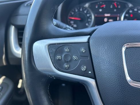 Used 2024 GMC Terrain SLT AWD/4WD image 25