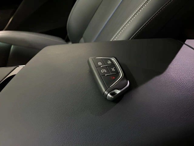 Used 2024 Cadillac Lyriq Sport RWD image 91